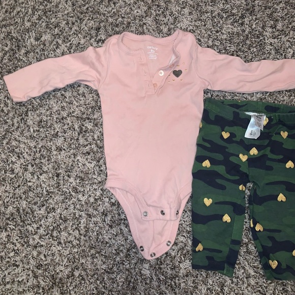 Bundle of 3 baby girl 2 piece outfits! Total of 6 items in sizes 6, 9 and 6-9mo! - Picture 3 of 6